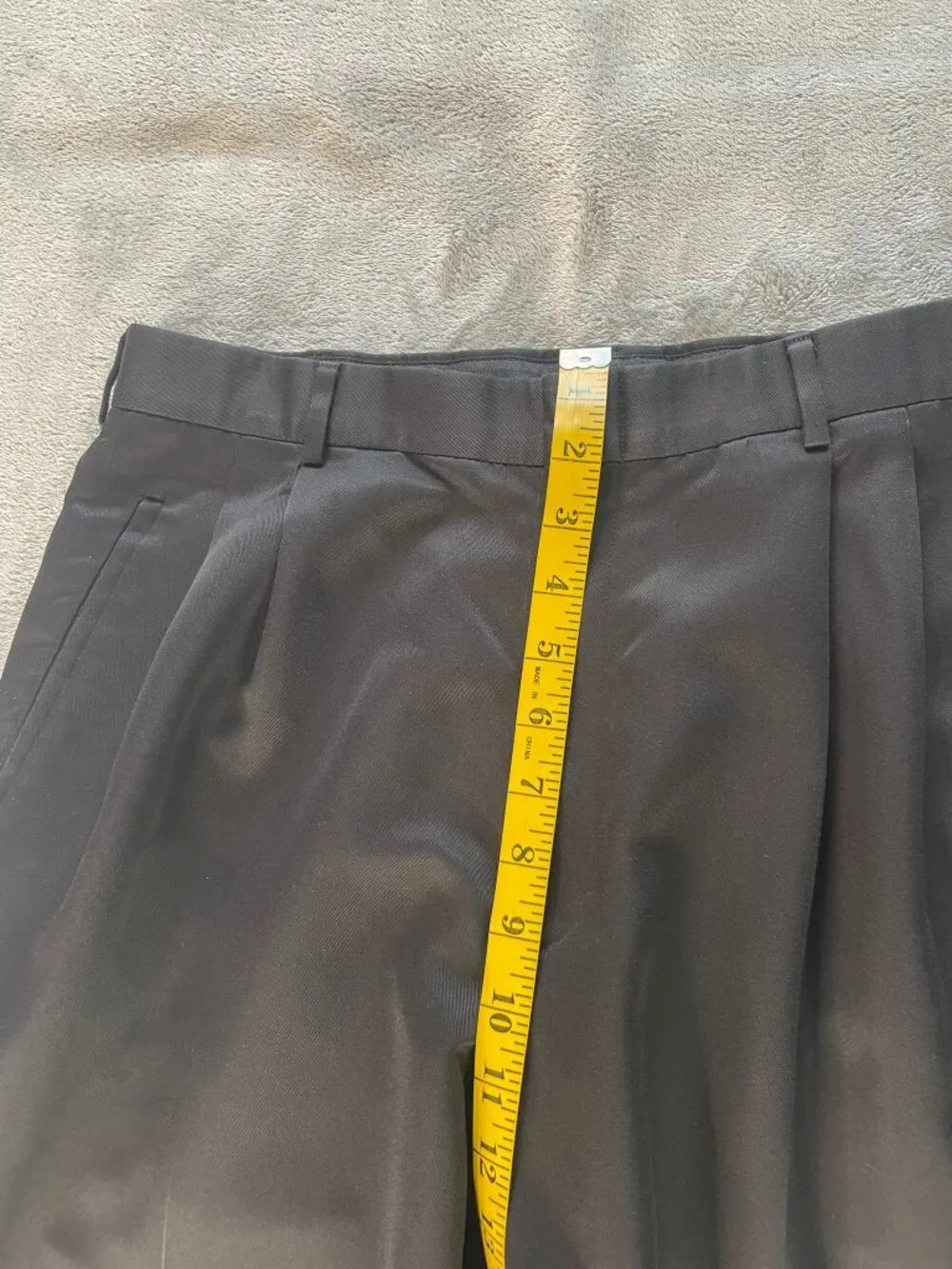 Roundtree & Yorke Men's 33/34 Black Pleated Cuffed Dress Pants Easy Care